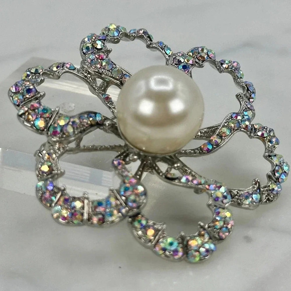 Big Y&J Signed Pearl Rhinestone Flower Brooch Pin Pendant AB Iridescent Retro - Picture 4 of 11